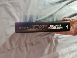 Trilogía Fundación edición ilustrada+libro regalo