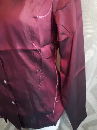 Camisa entallada rojo tornasol