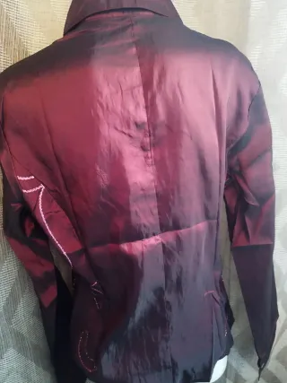 Camisa entallada rojo tornasol