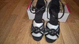 Zapatos de Baile Latino Talla 38. SIN ESTRENAR