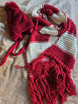 Bufanda larga rayas roja y blanca con flecos