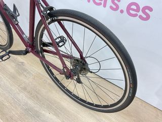 Bicicleta de carretera Decathlon color burdeos