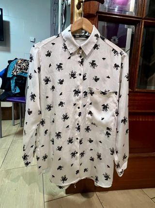 Blusa Zara Estampada Flores Negra Blanca
