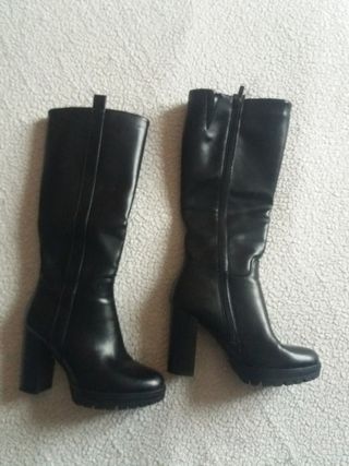 Stivali neri con plateau e tacco 36