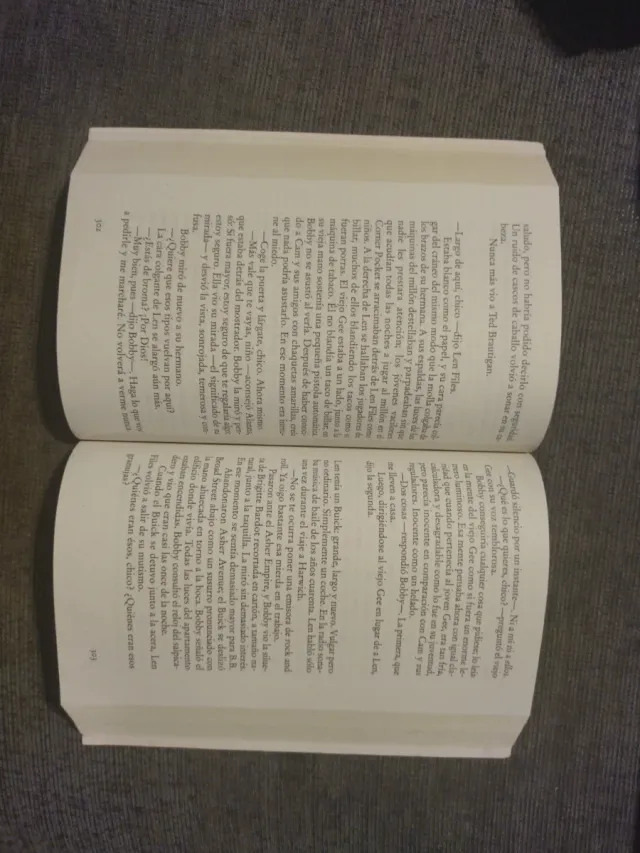 Corazones en la Atlántida (Best Seller) (Spanis...