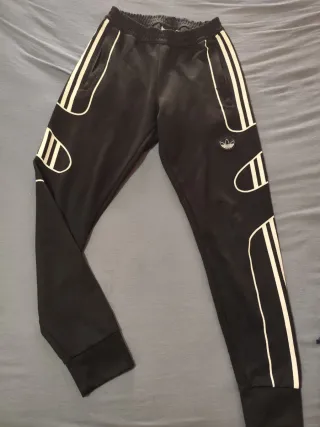 Pantalones Adidas Negro con Rayas Blancas