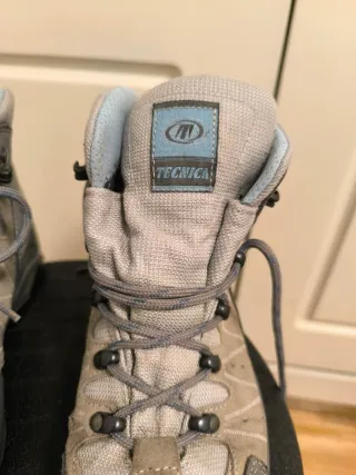 Botas de montaña marca Tecnica, Decathlon