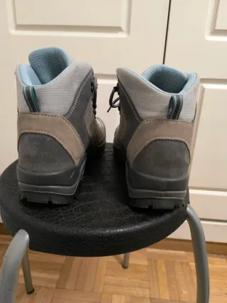 Botas de montaña marca Tecnica, Decathlon