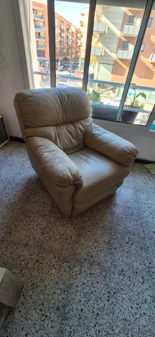 Poltrona relax in pelle beige