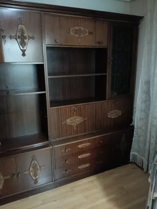 Mueble de salón antiguo madera y cristal