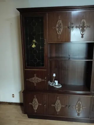 Mueble de salón antiguo madera y cristal