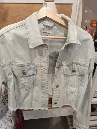 Chaqueta tejana desgastada