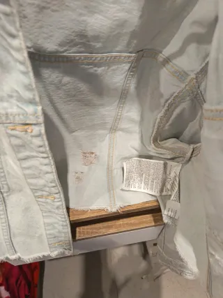 Chaqueta tejana desgastada