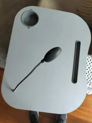 Suporte portátil com luz e porta-copos