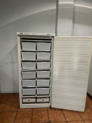 Congelador vertical 1 puerta blanco