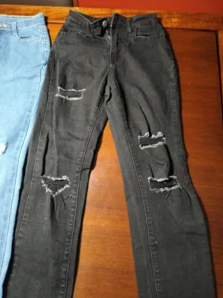 Pantalones pitillo chica talla XS rotos