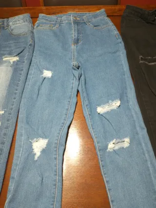 Pantalones pitillo chica talla XS rotos