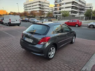 Peugeot 207 2012