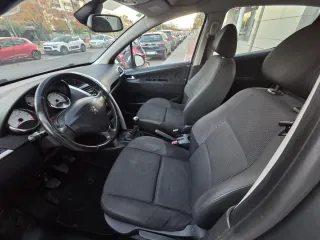 Peugeot 207 2012