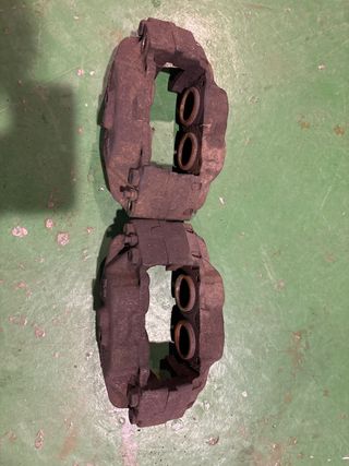 Conjunto Pinzas Freno Delanteras Defender