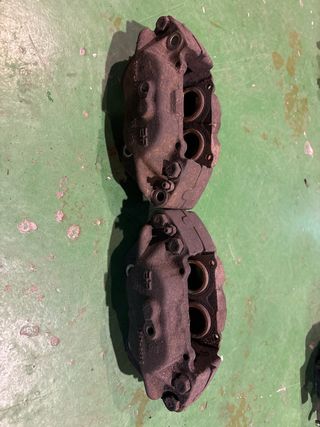 Conjunto Pinzas Freno Delanteras Defender