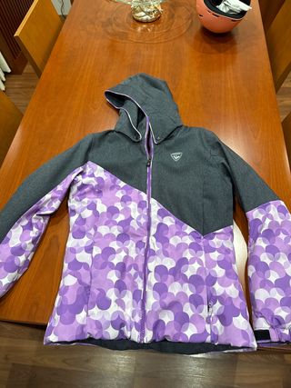 Chaqueta de esquí gris y morada niña