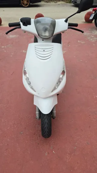 Piaggio Zip 2T Scooter