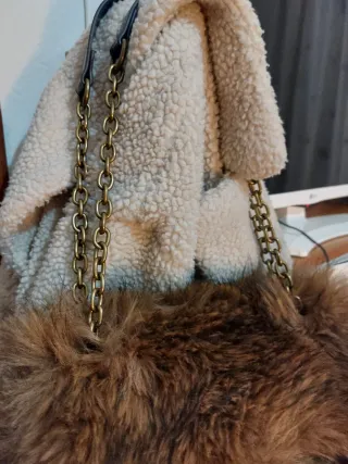 Bolso pelo sintético Stradivarius marrón