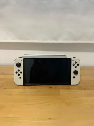 Nintendo Switch OLED Bianca e Nera