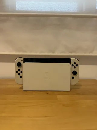 Nintendo Switch OLED Bianca e Nera