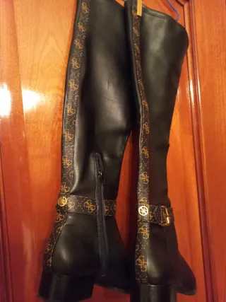 Botas altas Guess negras