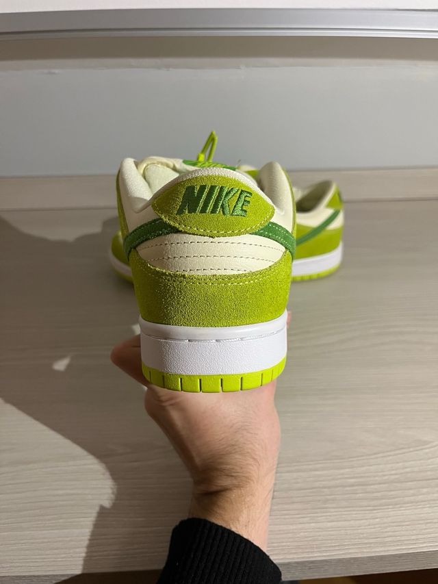 Nike SB Dunk Low Green Apple