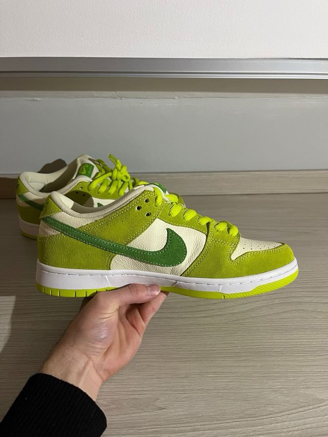 Nike SB Dunk Low Green Apple