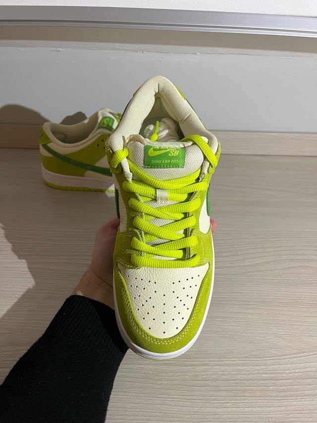 Nike SB Dunk Low Green Apple