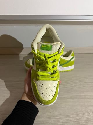 Nike SB Dunk Low Green Apple