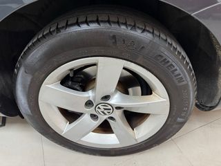 Volkswagen Passat 2011