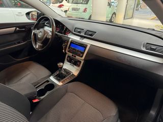 Volkswagen Passat 2011