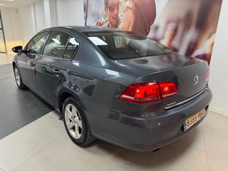 Volkswagen Passat 2011