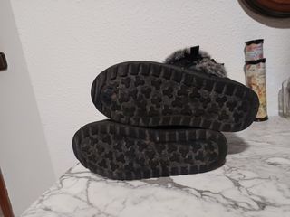 Botas calentitas niña negra