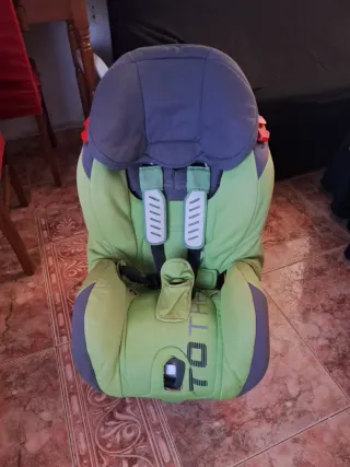 Silla de coche a favor de la marcha