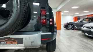 Land Rover  Defender 3.0D I6 250 SE 110 Auto 4WD