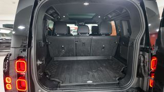 Land Rover  Defender 3.0D I6 250 SE 110 Auto 4WD