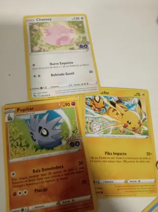 Cartas Pokémon GO: Bulbasaur, Charmander, Ambipom,