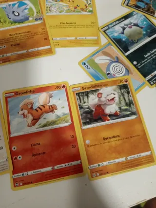 Cartas Pokémon GO: Bulbasaur, Charmander, Ambipom,