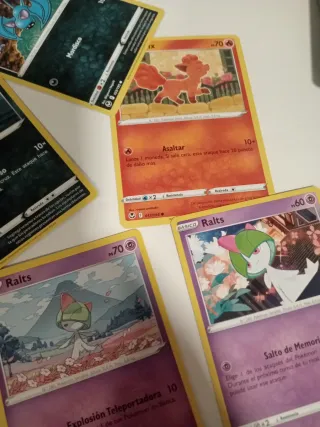 Cartas Pokémon GO: Bulbasaur, Charmander, Ambipom,