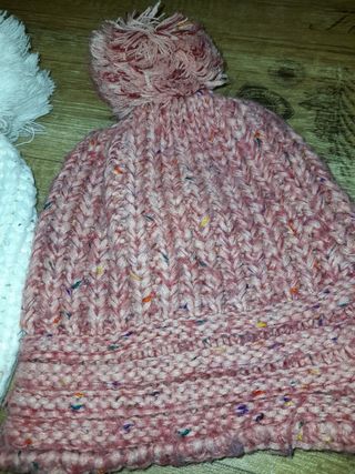 Cappelli lana pesanti con pon pon