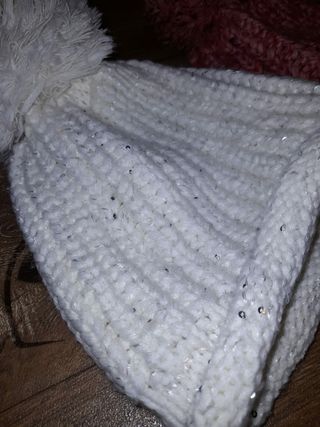 Cappelli lana pesanti con pon pon