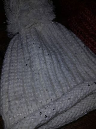 Cappelli lana pesanti con pon pon