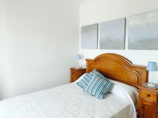 Cabecero de madera maciza para cama de 135cm