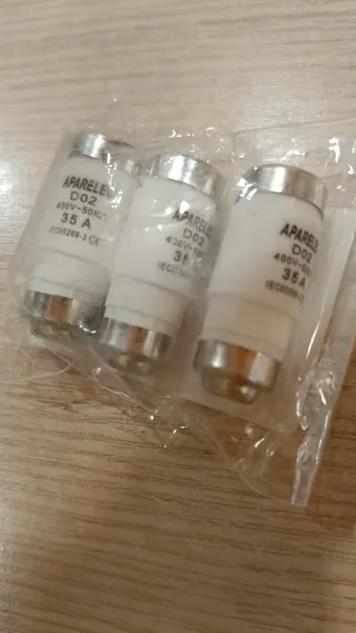 Porta fusibles + recambios